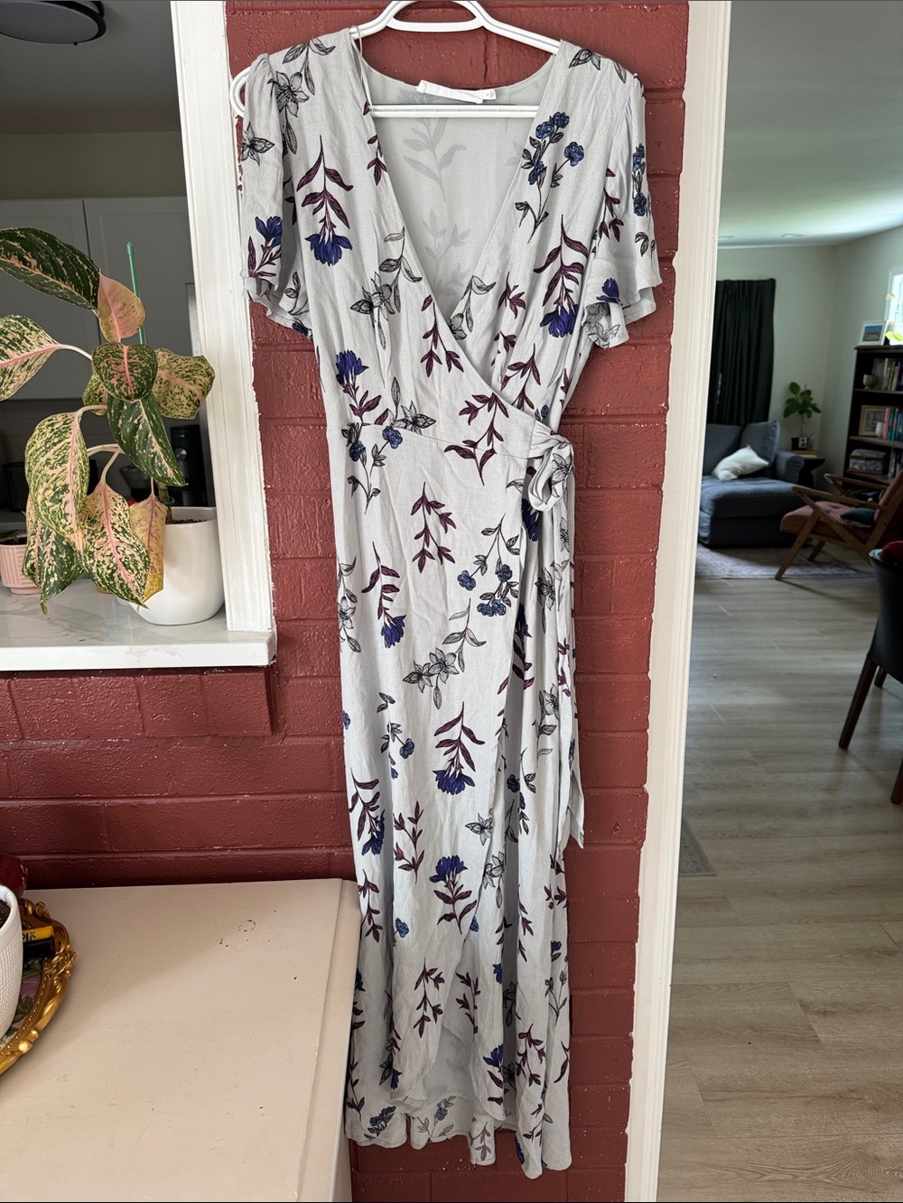 ASTR The Label Light Gray Floral Wrap Maxi Dress with Blue & Purple Blooms Small